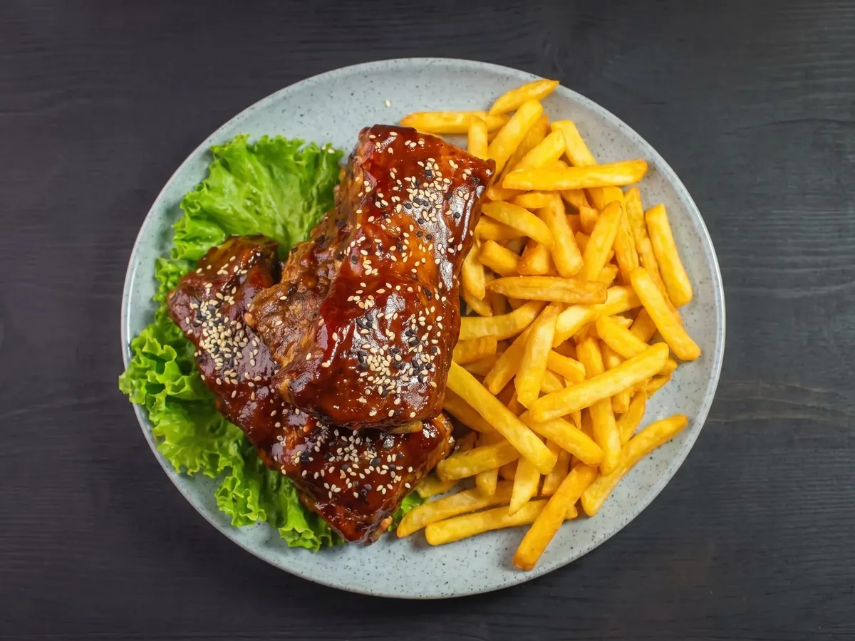 Costillas 600 gramos · Alitas y costillas en La Pizzería Fast Food, Girón