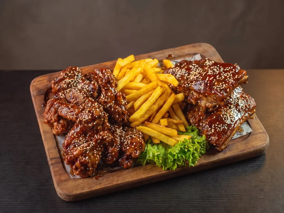 Mix Alitas 16 Piezas Y Costillitas 600 Gramos · Alitas y costillas en La Pizzería Fast Food, Girón