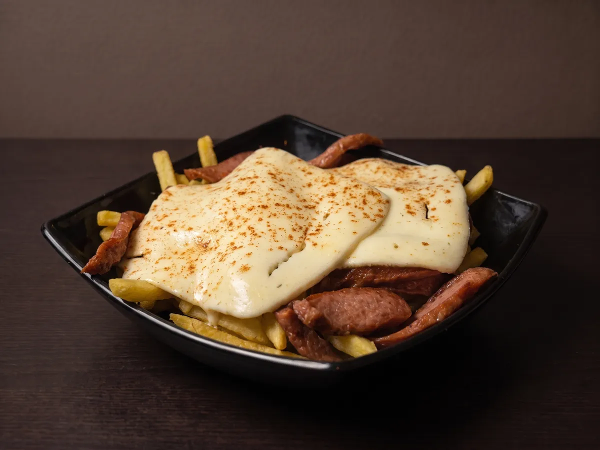 Salchipapa Mini · Menú Infantil en La Pizzería Fast Food, Girón
